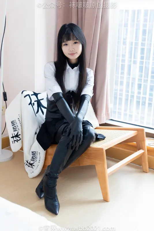 BoBoSocks袜啵啵 No.499 甜甜圈-高跟长靴、踩脚裤、厚黑丝五指袜、黑皮手套、裤里丝 - BoBoSocks袜啵啵